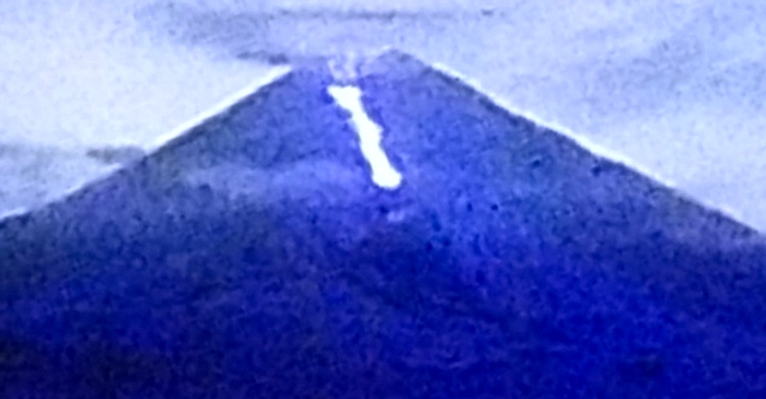 Gunung Semeru Aktifkan Lava Pijar 1 Km, 4 Letusan Kecil