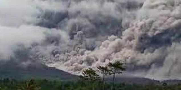 Gunung Semeru Letus, Awan Panas Gugur 3.500 Meter