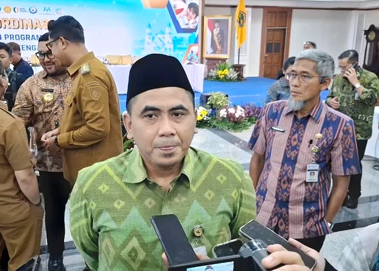 Gus Yasin Bantah Makan Bergizi Gratis Haram