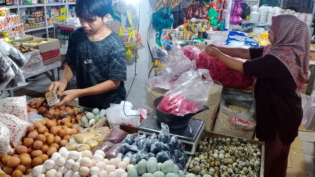 Harga Daging Ayam dan Telur Naik, Cabai Rawit Justru Turun