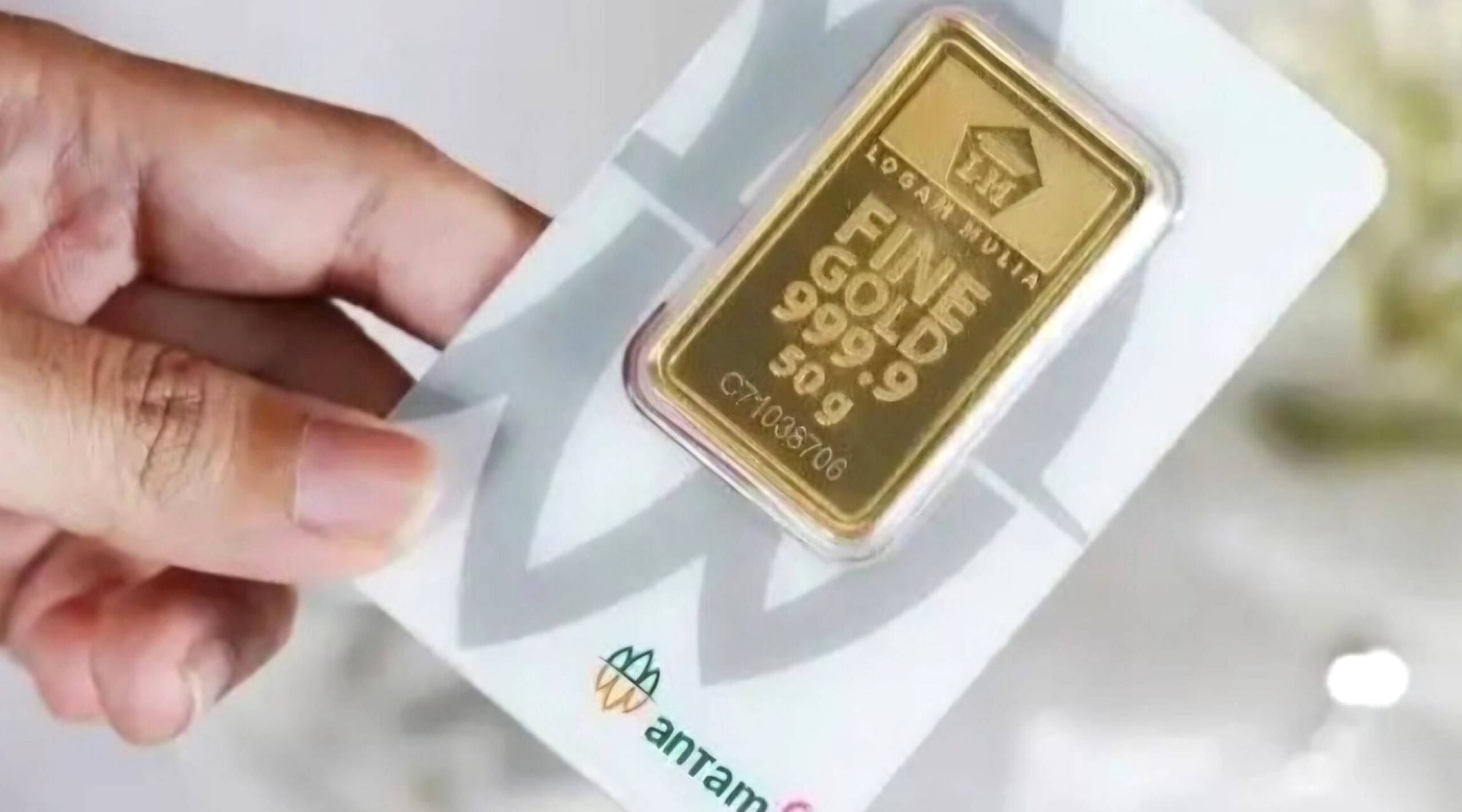Harga Emas Antam Anjlok Rp 19.000 per Gram dalam Sepekan