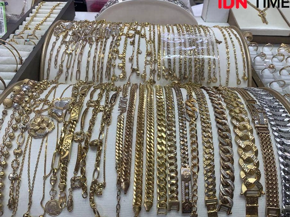 Harga Emas Antam di Palembang Turun Rp15.000 per Gram