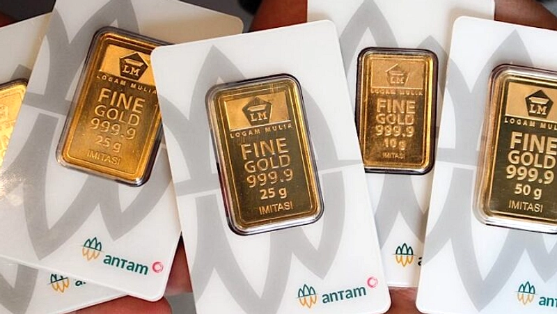 Harga Emas Antam Palembang Turun Rp2,759.000 per Gram