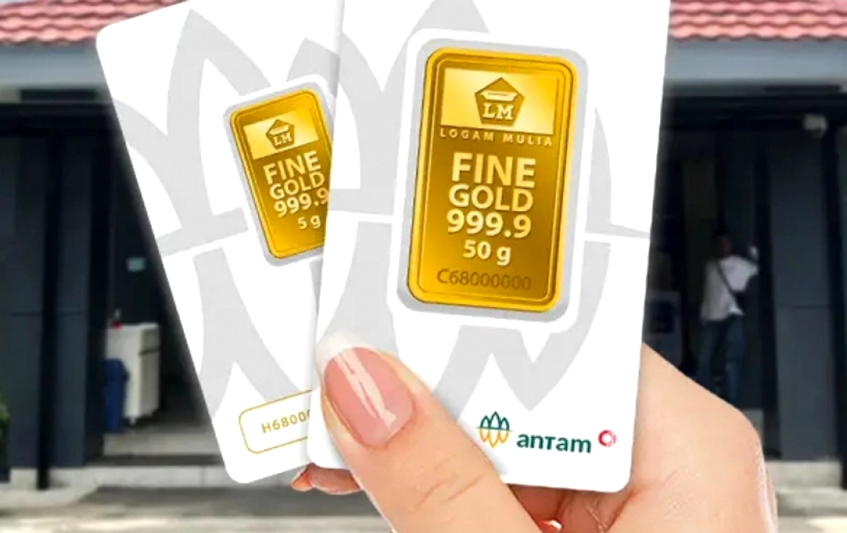 Harga Emas Antam Turun Rp32.000 per Gram, Buyback Menurun