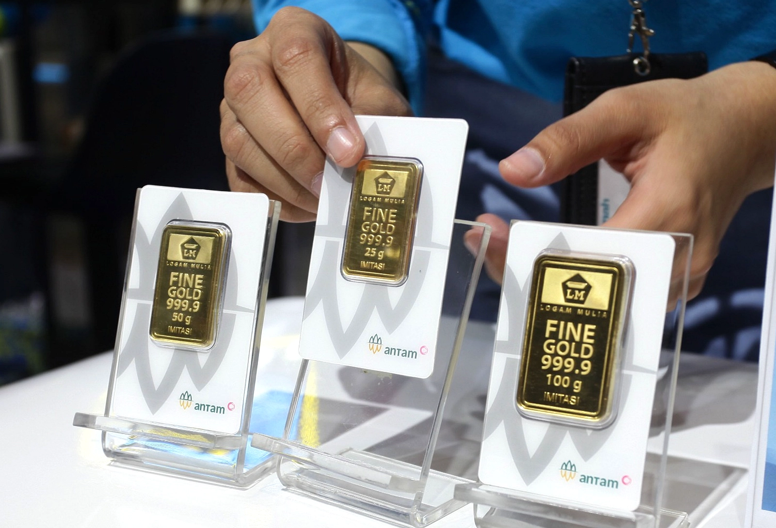 Harga Emas Antam Turun Tajam, Rp 2.703.000 per Gram