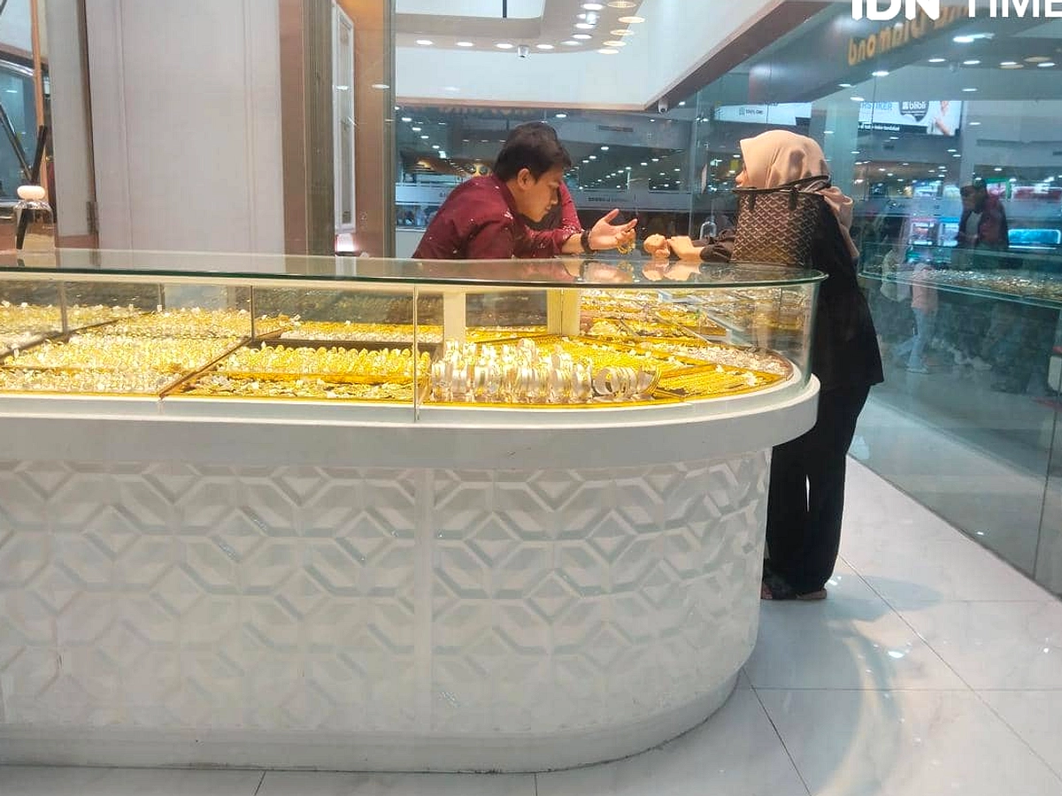 Harga Emas Palembang Turun Rp30.000 per Gram pada 18 Juni