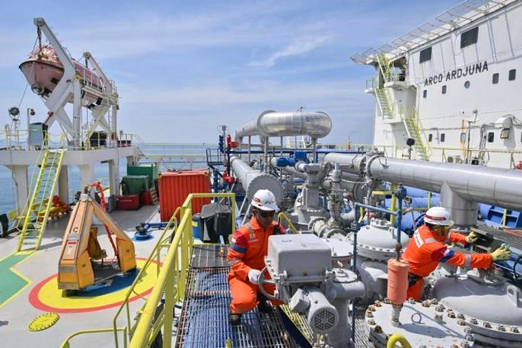 Harga Minyak Mentah Indonesia Menurun ke US$106,56 per Barel