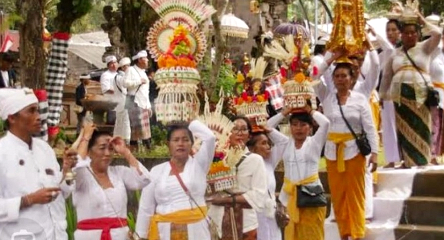 Hari Ala Ayuning Dewasa: Waktu Pas Ritual Dewa Yadnya