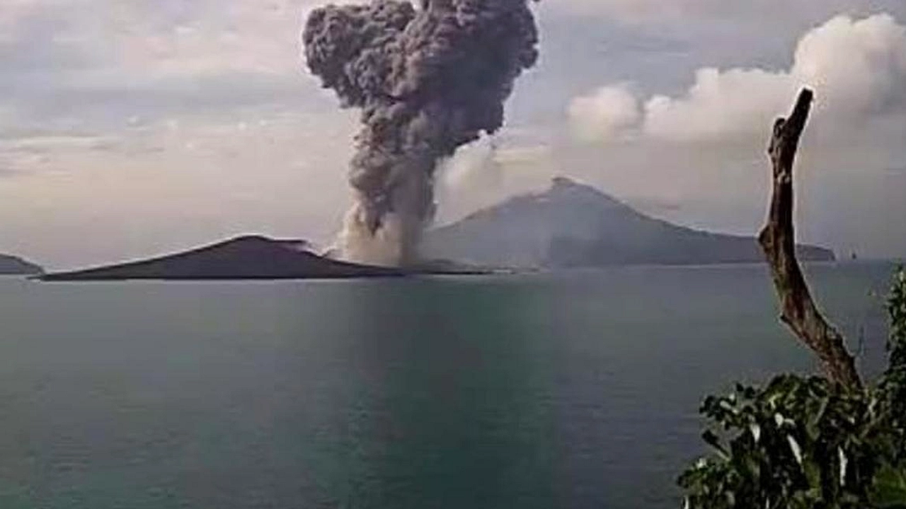 Hasil Tangkapan Nelayan Turun 75% Akibat Erupsi Anak Krakatau