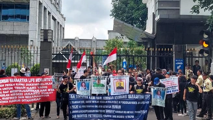 Henry Surya Diserahkan OJK ke Kejaksaan