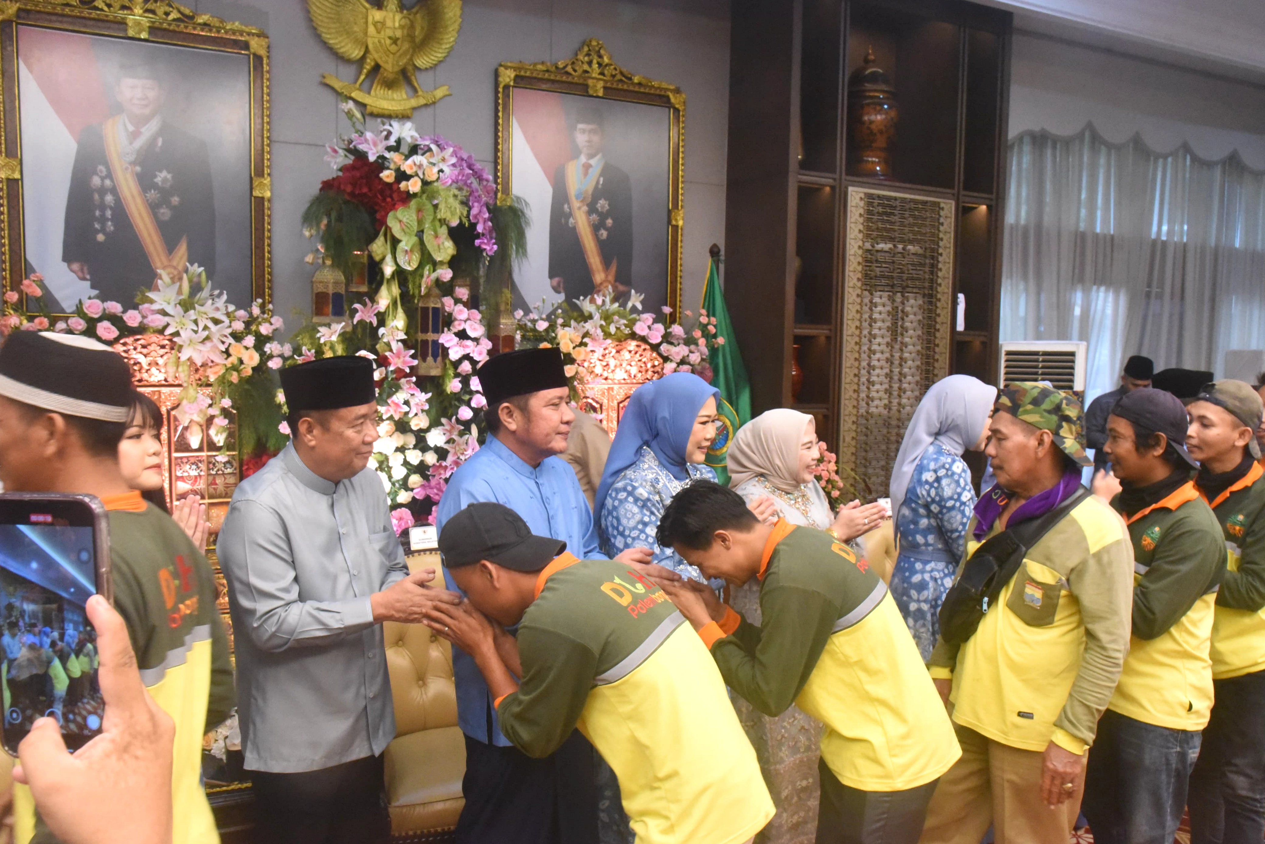 Herman Deru dan Wali Kota Palembang Salat Idul Fitri 1 Syawal