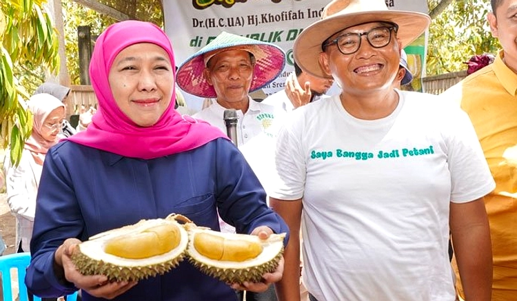 HM Arum Sabil Sambut BGN Tanam Durian Black Thorn Pangan