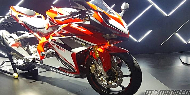 Honda CBR250RR 2026 Tambah Varian Silver di Pasar Jepang