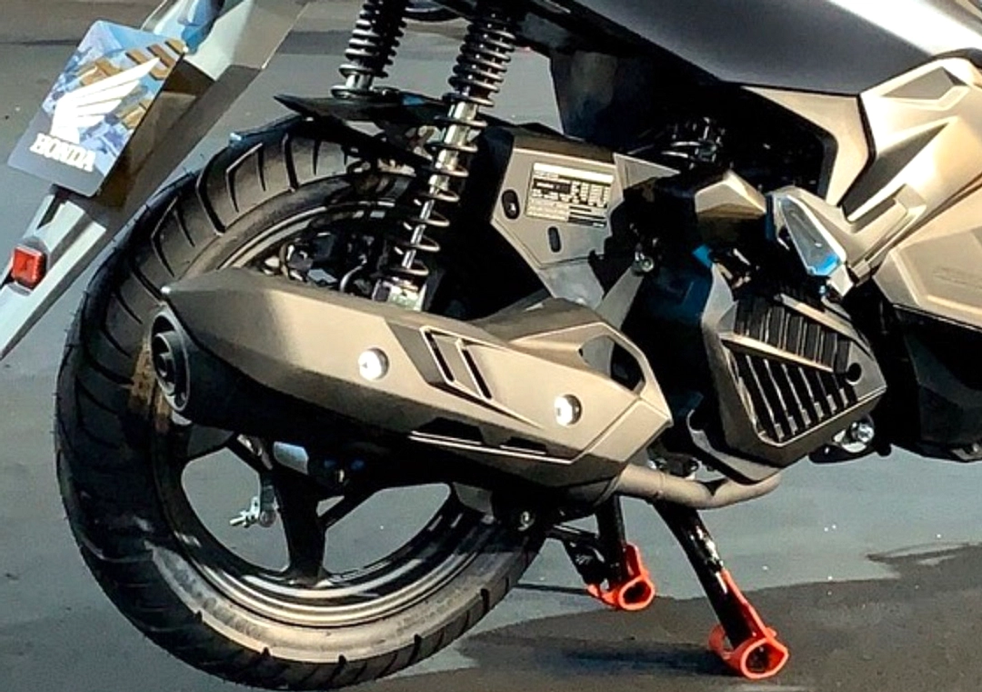 Honda Rilis Airblade 125 Edisi Spider-Man Terbatas