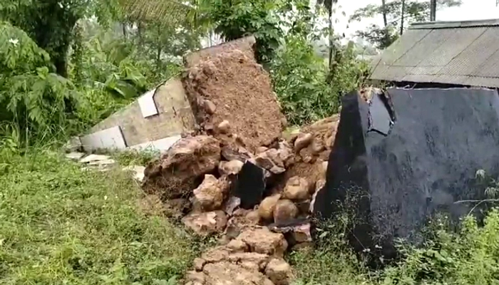 Hujan deras Ngantru merusak rumah dan tenda Woodball