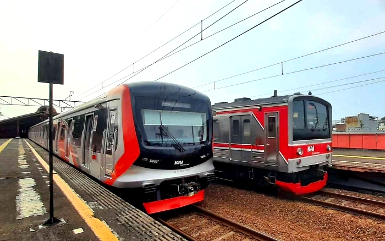 HUT RI ke-81, Naik KRL-MRT Cuma Rp 8