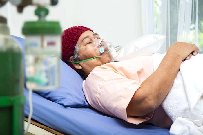 Ibu Tiga Anak Sakit Crohn's, Berjuang Menambah Berat Badan