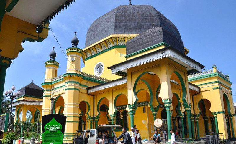 Imam Membaca Pelan di Salat Zuhur dan Asar, Fokus Siang