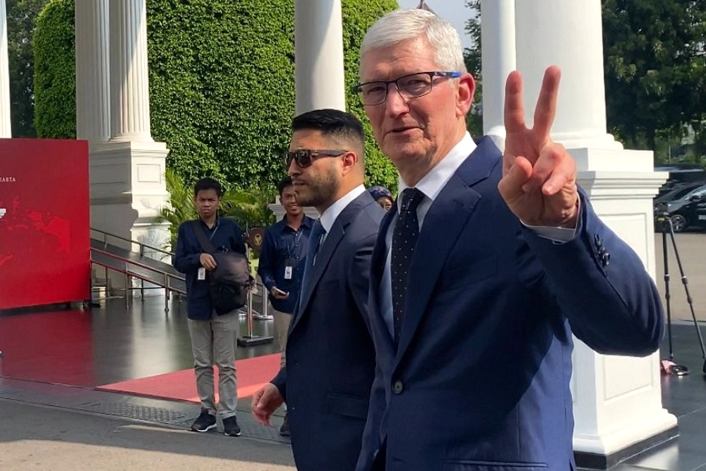 Indra Surya: Pemalu Jadi YouTuber, Tanda Tangan Tim Cook