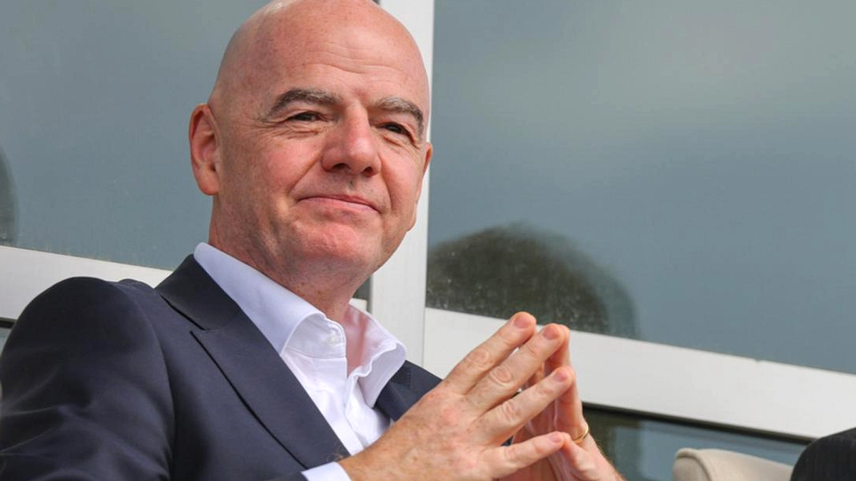 Infantino Target Dua Pertandingan Setiap Hari, Jet Pribadi