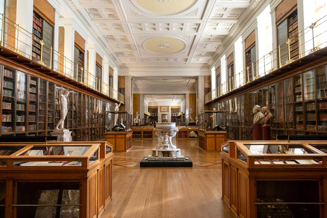 Inggris Pertimbangkan Pungutan Hotel untuk Museum Gratis