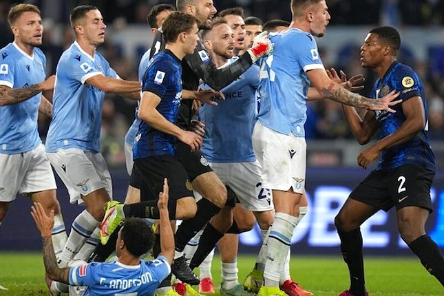 Inter Menang 3-0 atas Lazio, Pastikan Juara Serie A
