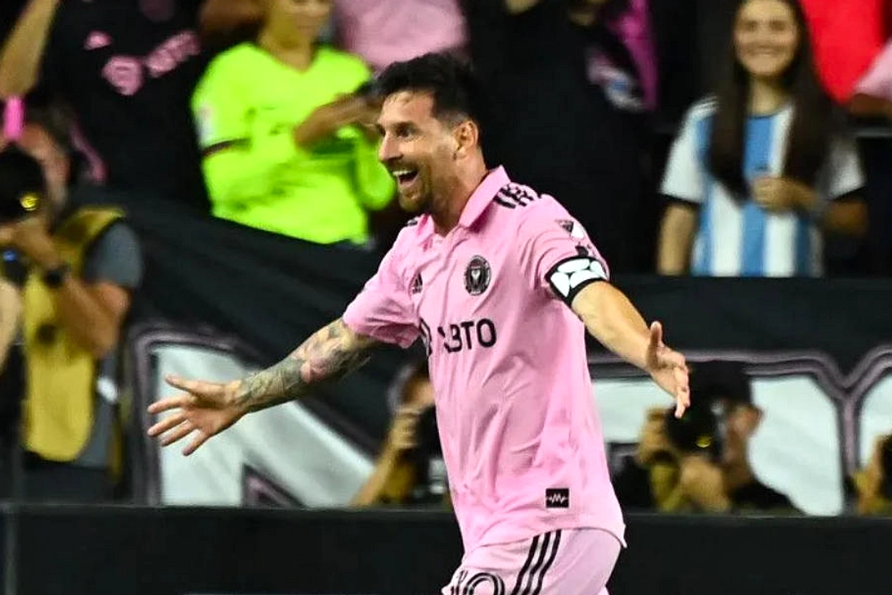 Inter Miami Menang 3-2, Messi Bentuk Gol Bebas 71 di Markas