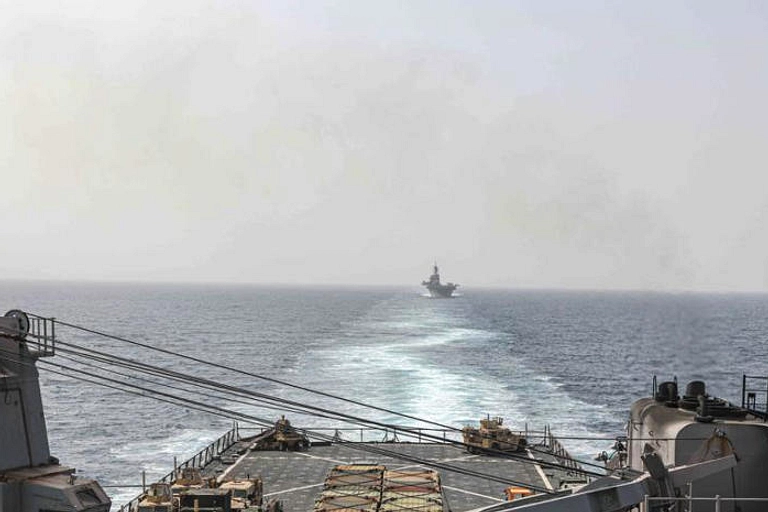 Iran Minta Houthi Siap Tutup Laut Merah, Dua Jalur Minyak Terancam