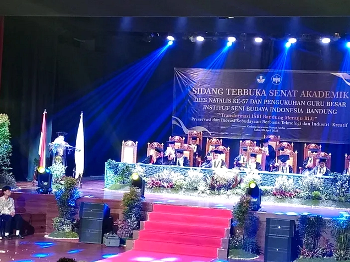 ISBI Bandung Angkat Dua Guru Besar di Dies Natalis 2026