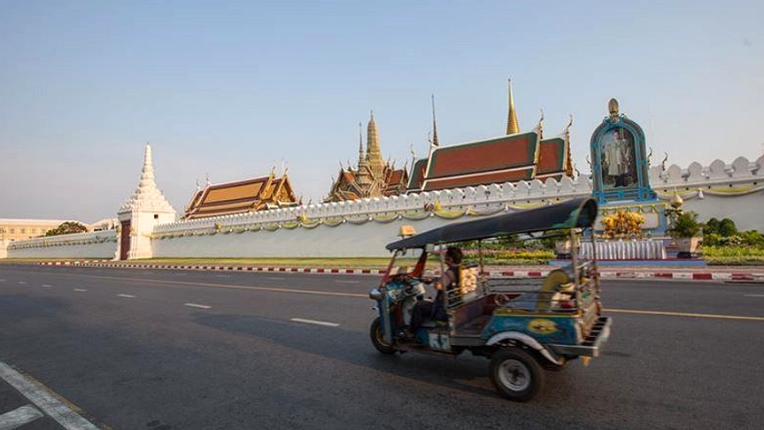 Istilah 'Farang Kee Nok' Ungkap Sikap Turis di Thailand