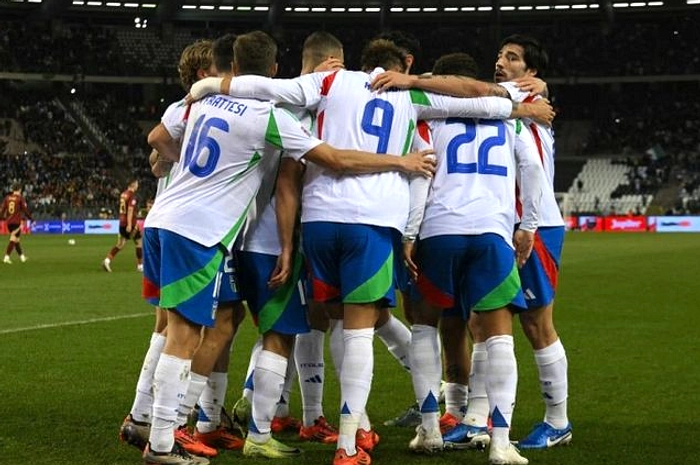 Italia Gagal Lolos Piala Dunia 2026, Klub Menangis