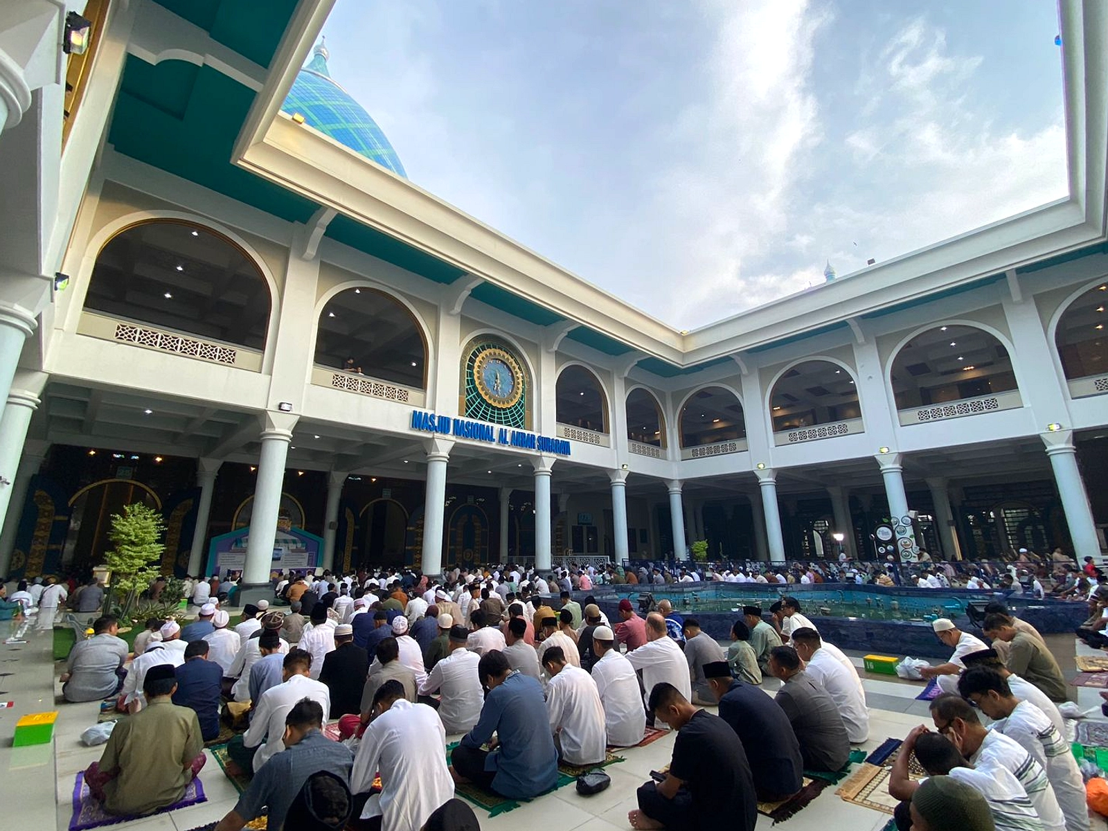 Jadwal Salat Surabaya Sabtu 11 April 2026: Imsak 04.06 WIB