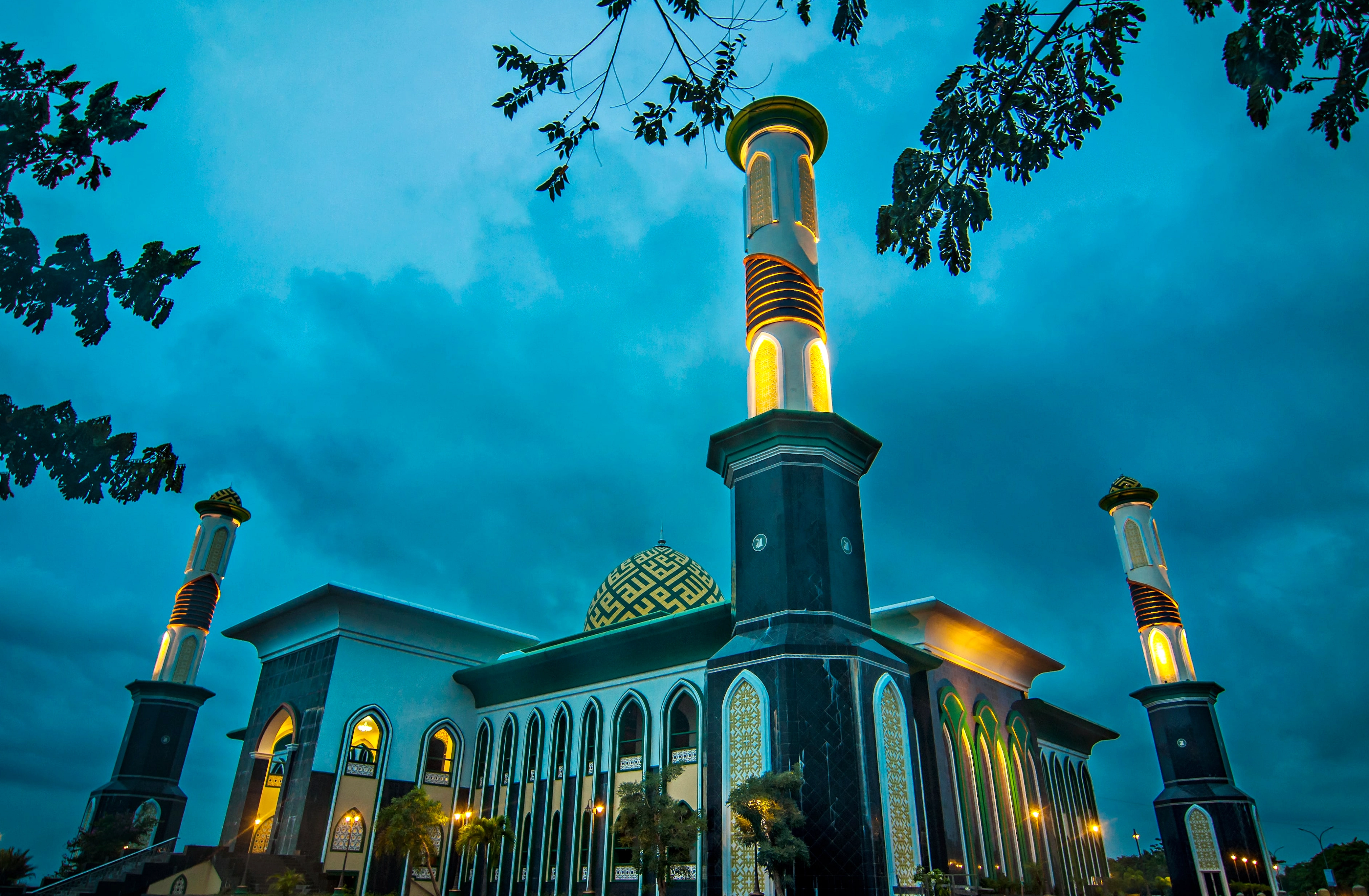 Jadwal Sholat 12 Juli 2026 untuk 38 Kota di Jatim