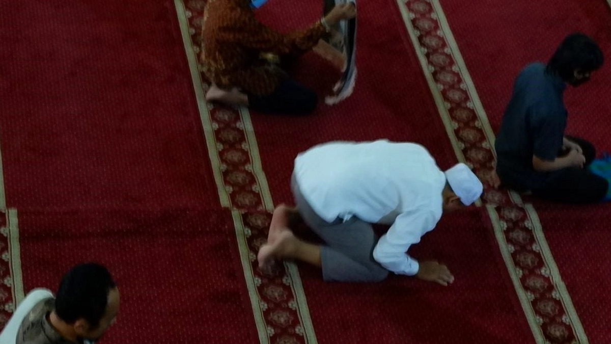 Jadwal Sholat Bandung 15 April 2026: Waktu dan Adzan