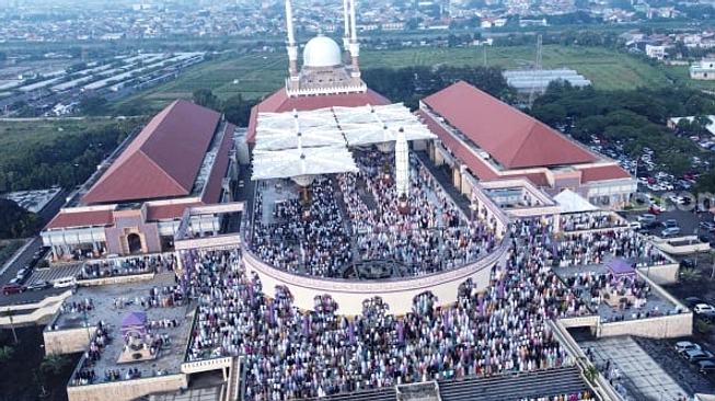 Jamaah Idul Adha Datang ke MAJT An‑Nuur, Sapi Dipersembahkan