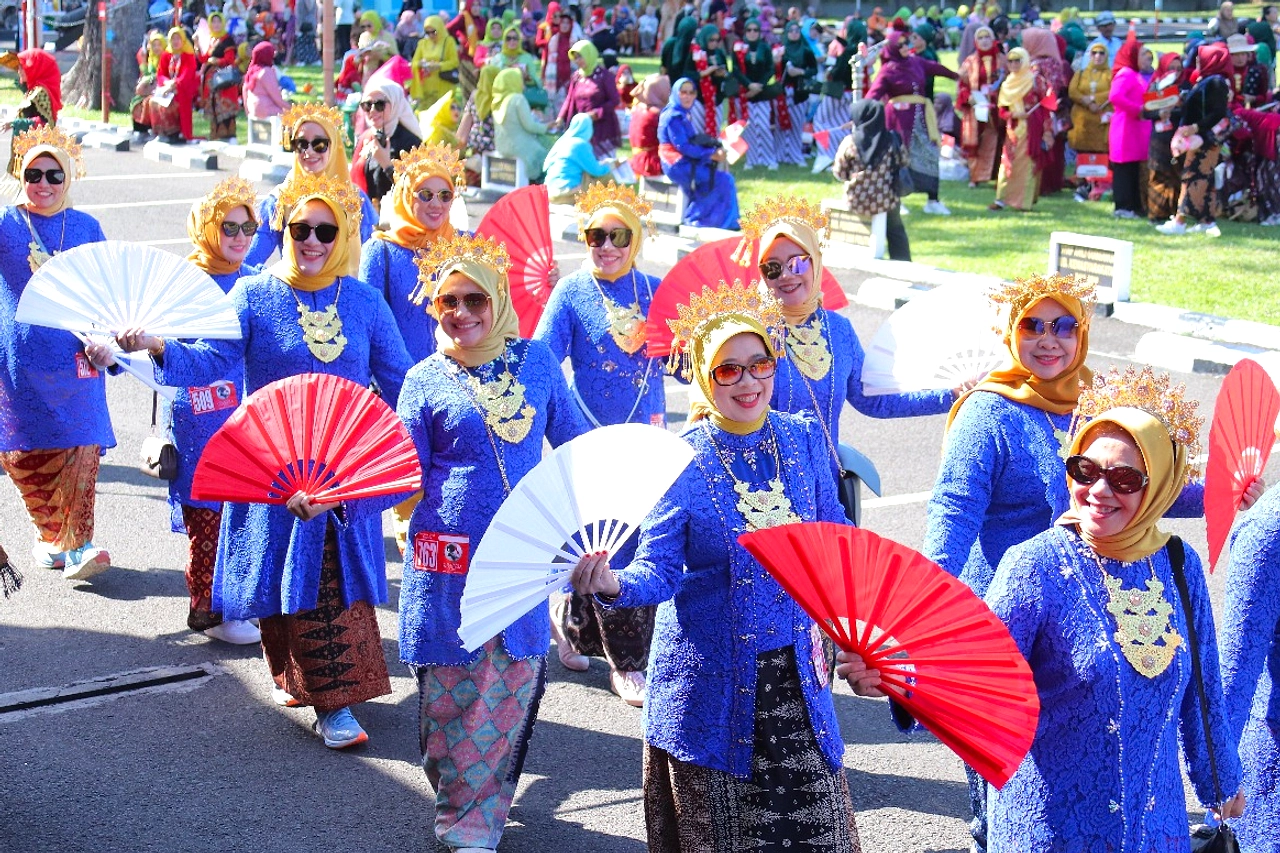 Jembatan Ampera Jadi Panggung Parade Kebaya Nasional 2026