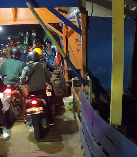 Jembatan Cijeruk Tutup Selama Perbaikan Pintu Baru