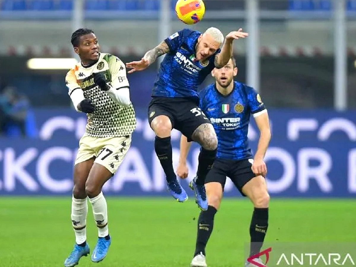 Jones Pertimbangkan Inter Milan; Liverpool Kontrak Berakhir
