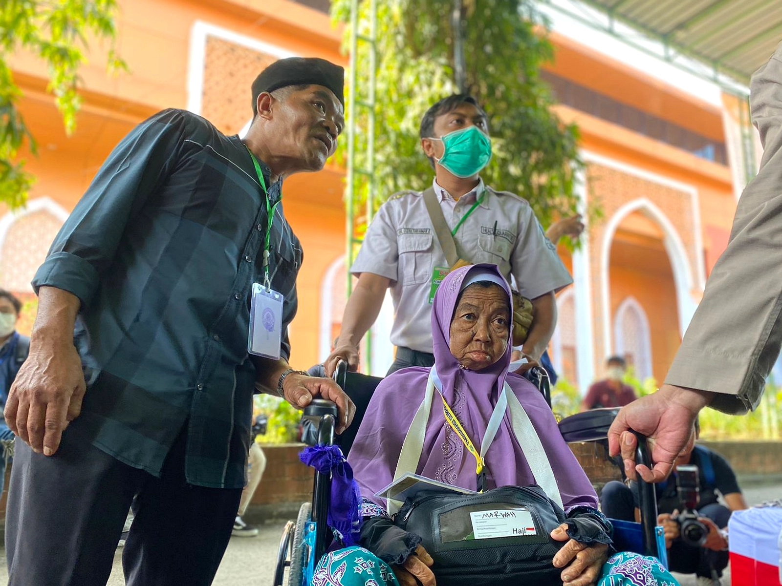Jumlah Jemaah Haji Kursi Roda Meningkat di Surabaya