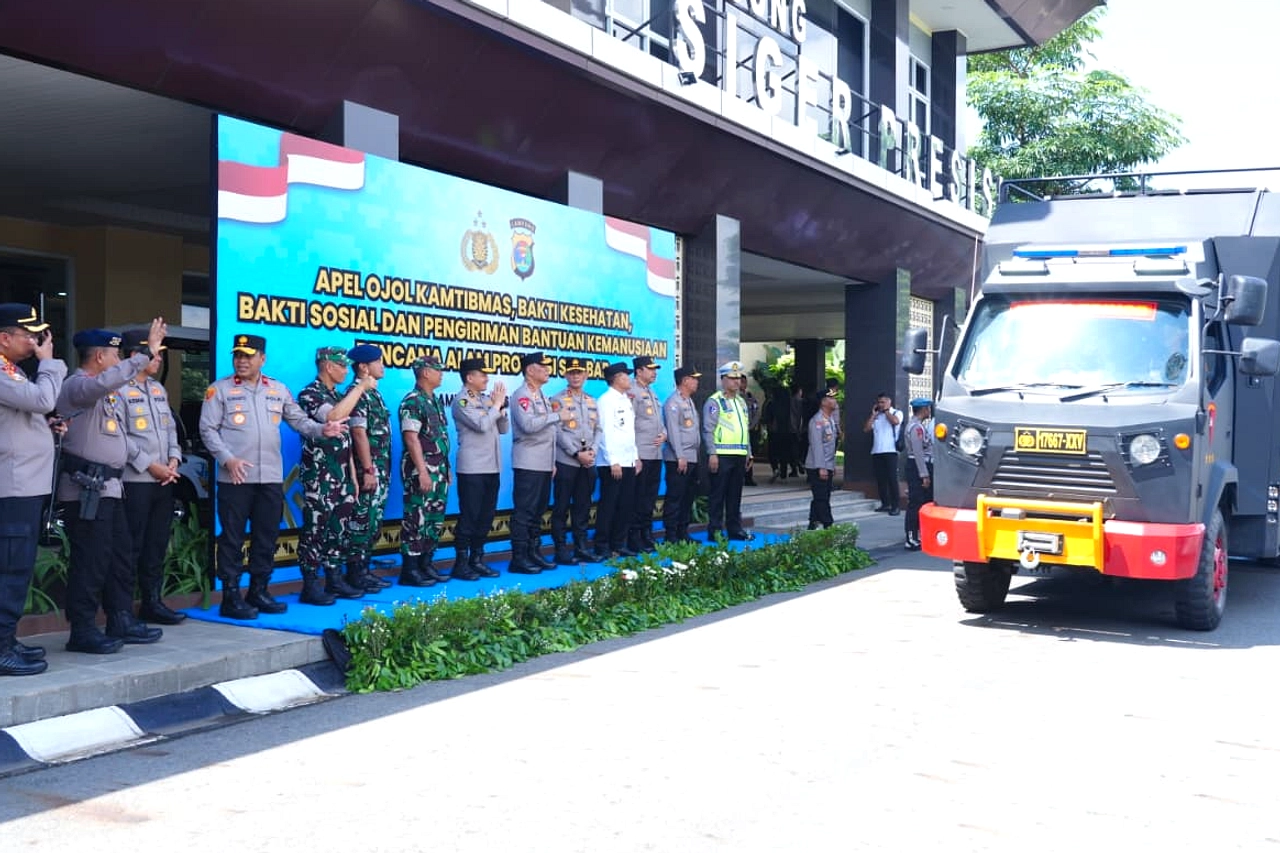 Kapolri Duduk Bareng Pecalang dan Ojol di Bali