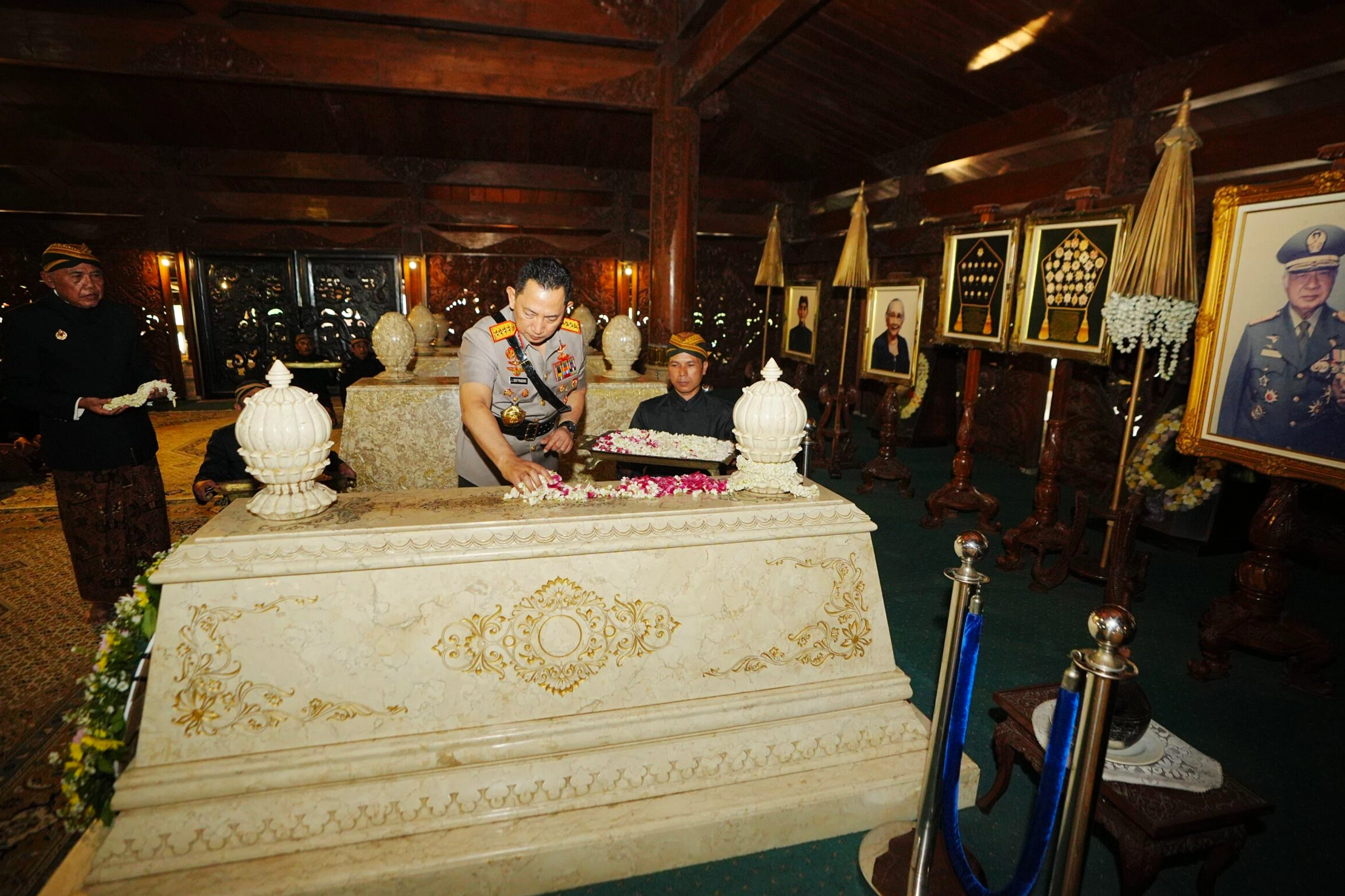 Kapolri Ziarahi Makam Bung Karno di HUT Bhayangkara ke-80