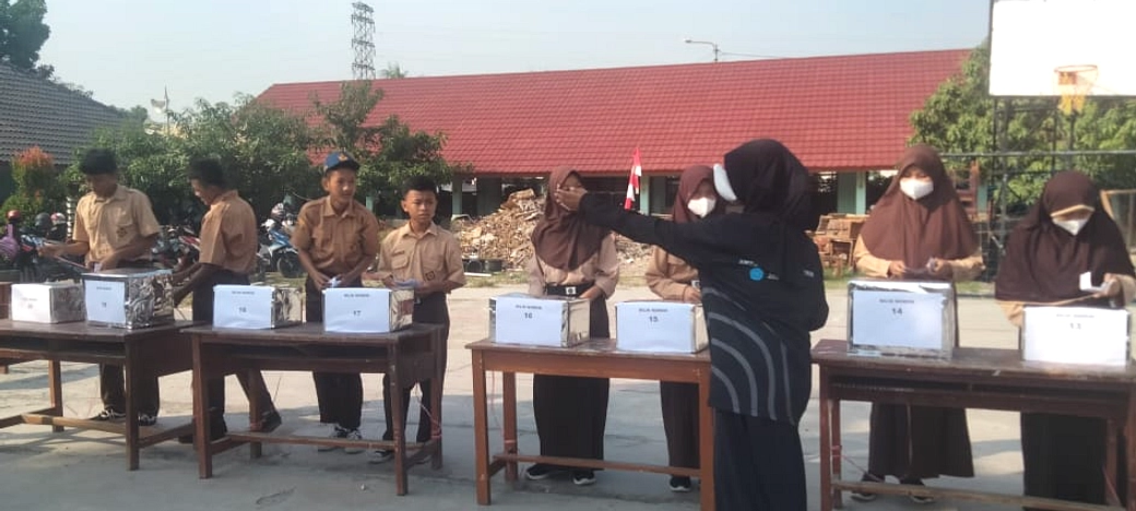 Karawang Pakai SIM KSPS, Kepala Sekolah Dipindah Data