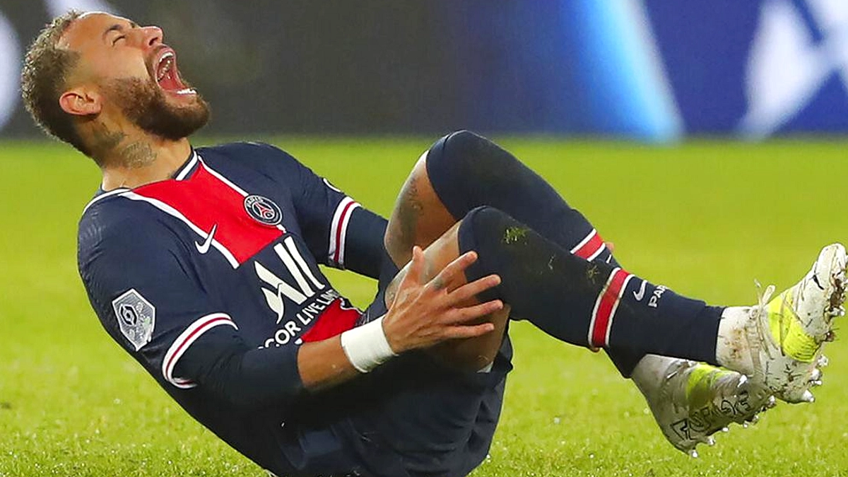 Kartu Kuning Memaksa Kompany Di Tribun, Bayern Kalah 4-5