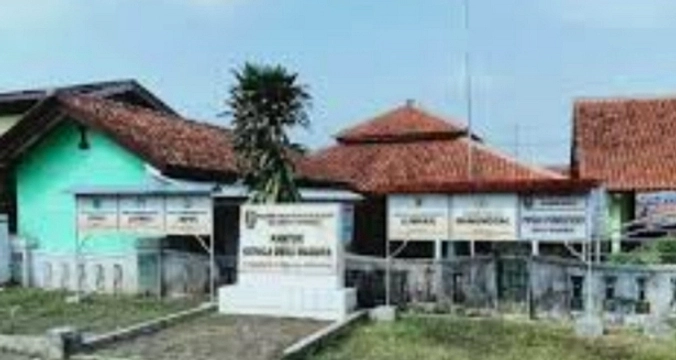 Keamanan Desa Jambu Terjaga lewat Nongkrong di Pos Ronda