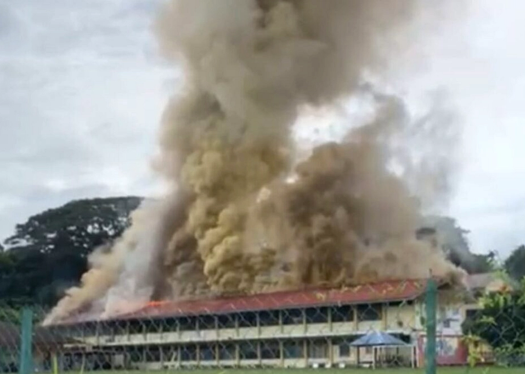 Kebakaran Hanguskan Dua Kelas di Semarang