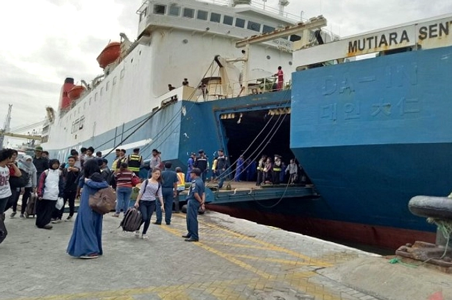 Kebakaran KM Mutiara Sentosa II Tewaskan 5 Orang