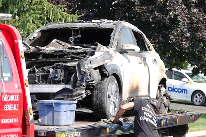 Kebakaran Mobil Listrik Hyundai Kona Terbakar di Gresik