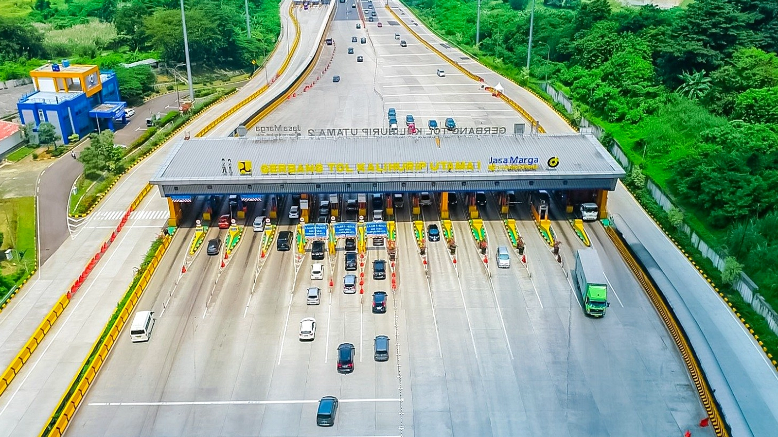 Kemacetan 6 km di Ketapang karena proses dokumen online