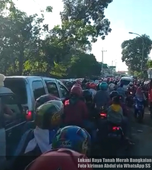 Kemacetan Panjang di Tanah Merah, Bangkalan, Karena Mudik