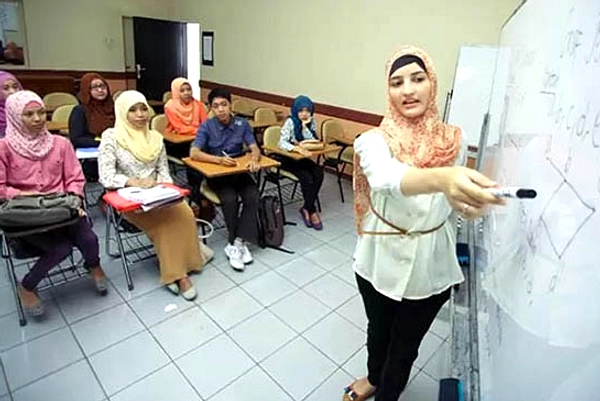 Kemdiktisaintek Buka Beasiswa Doktor untuk Dosen 2026